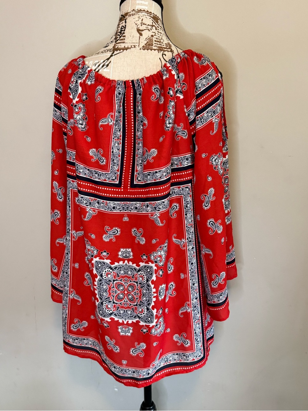 NEW - Cato Red Bandana Print Peasant Tunic - Size 14/16W - Picture 6 of 7
